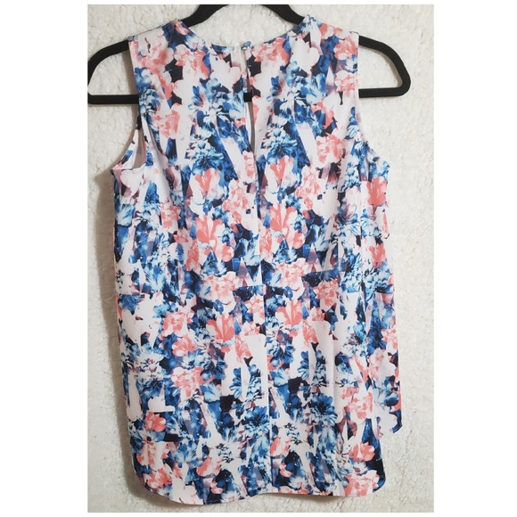 G by Giuliana | Scoop Neck Floral Blouse s… - Picture 2 of 4
